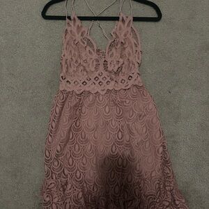 Elegant Lace Dress in Mauve